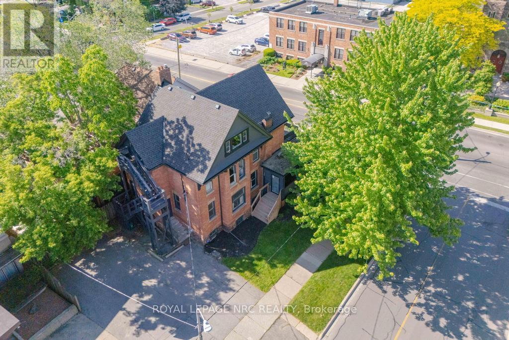 












58 ONTARIO STREET

,
St. Catharines (Downtown),




Ontario
L2R5J4

