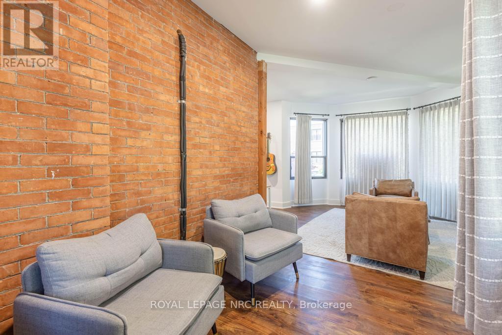 












58 ONTARIO STREET

,
St. Catharines (Downtown),




Ontario
L2R5J4

