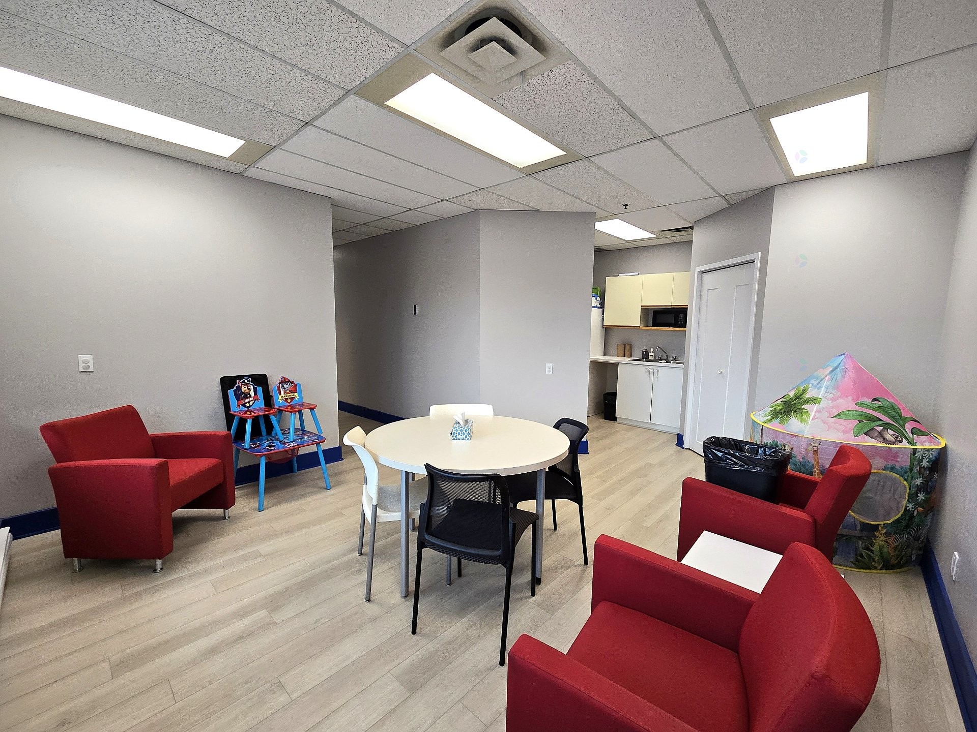 









4650


Boul. des Laurentides

, 205,
Laval (Vimont),




QC
H7K2J4

