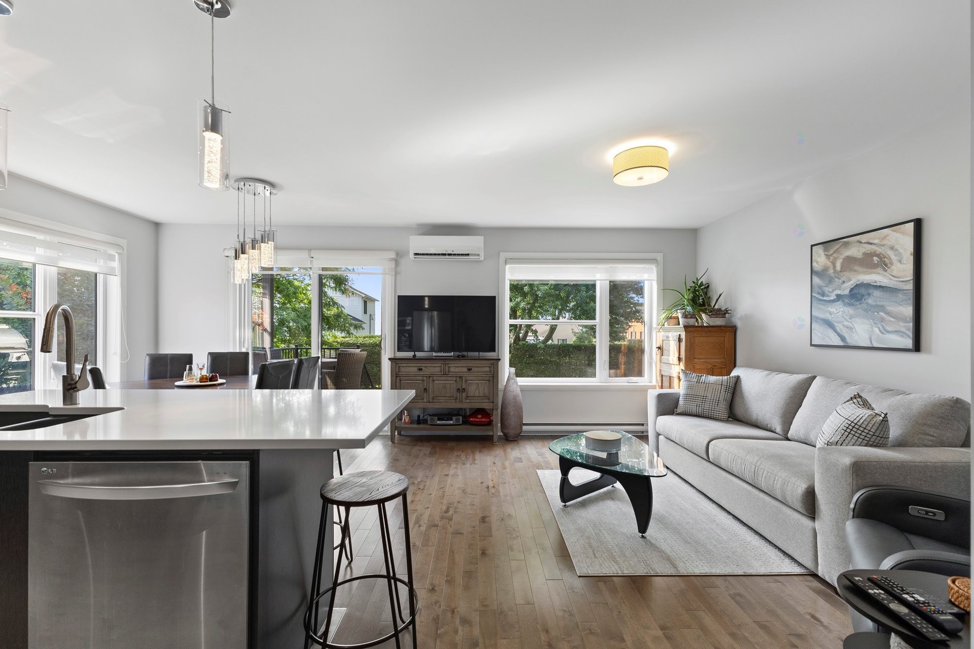 









1185Z


Rue Principale

, 1,
Saint-Zotique,




QC
J0P1Z0

