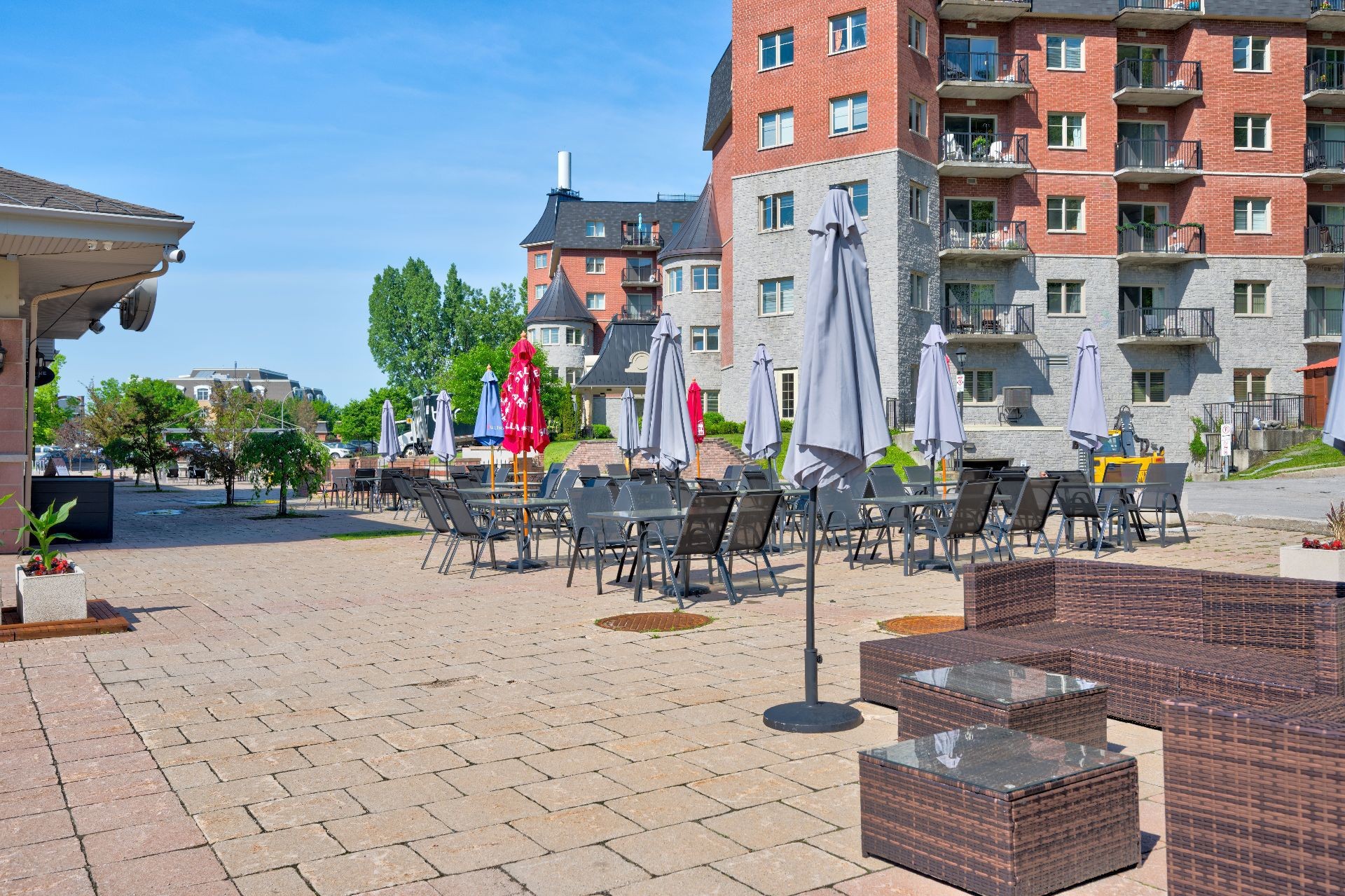 









75


Boul. des Châteaux

,
Blainville,




QC
J6Z4M8

