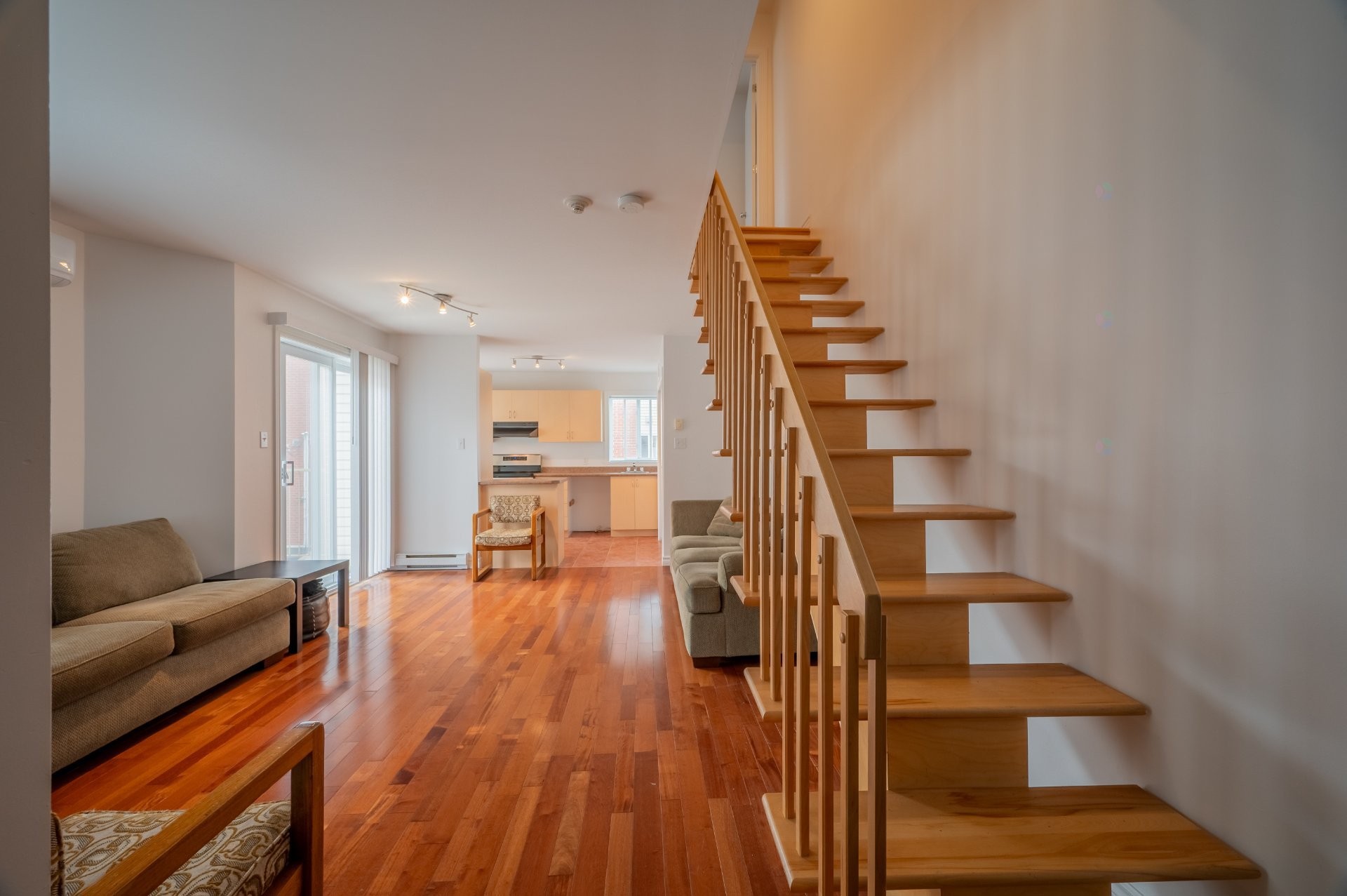









5377


Boul. Milan

, E,
Brossard,




QC
J4Z2A7

