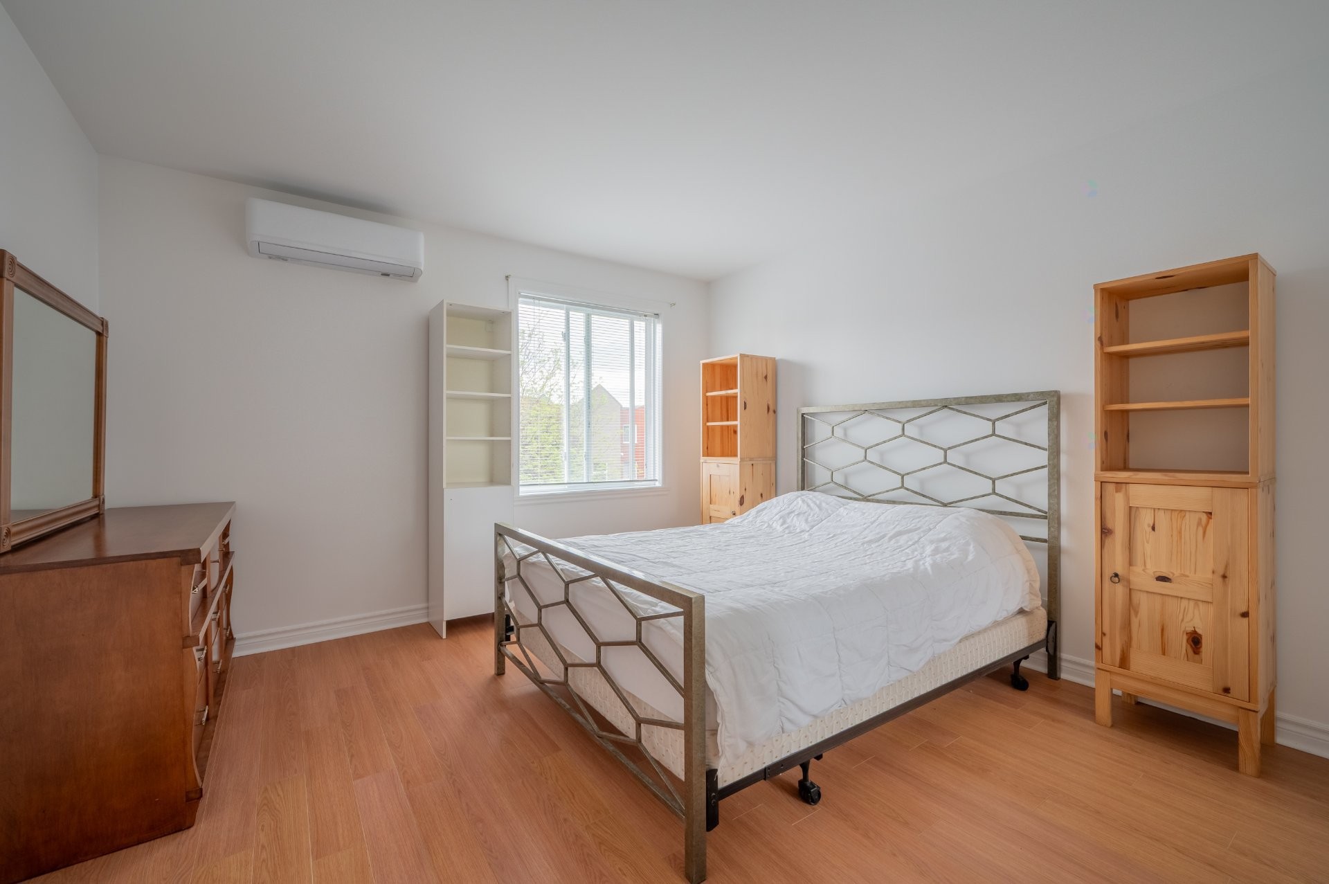 









5377


Boul. Milan

, E,
Brossard,




QC
J4Z2A7

