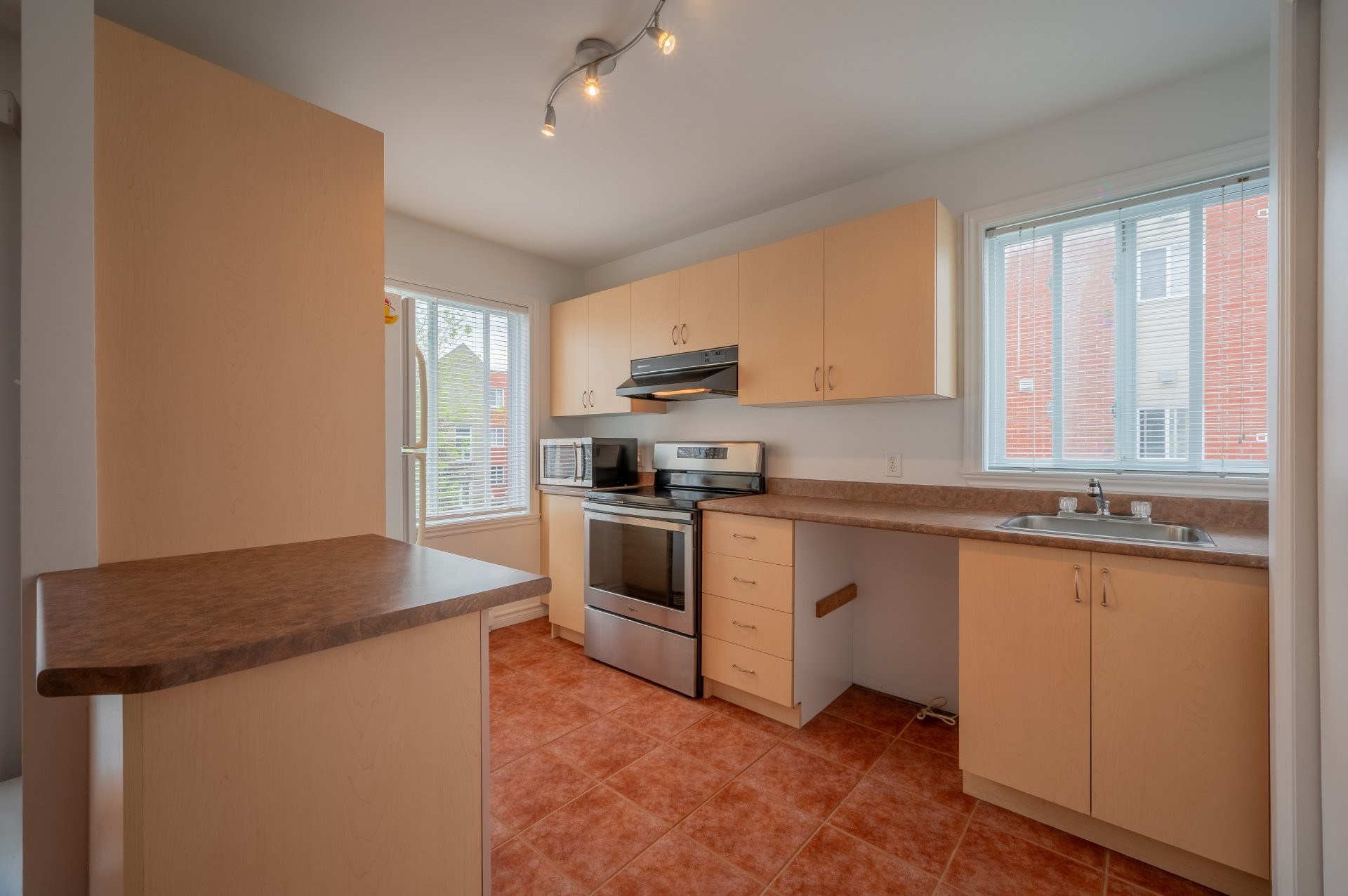 









5377


Boul. Milan

, E,
Brossard,




QC
J4Z2A7


