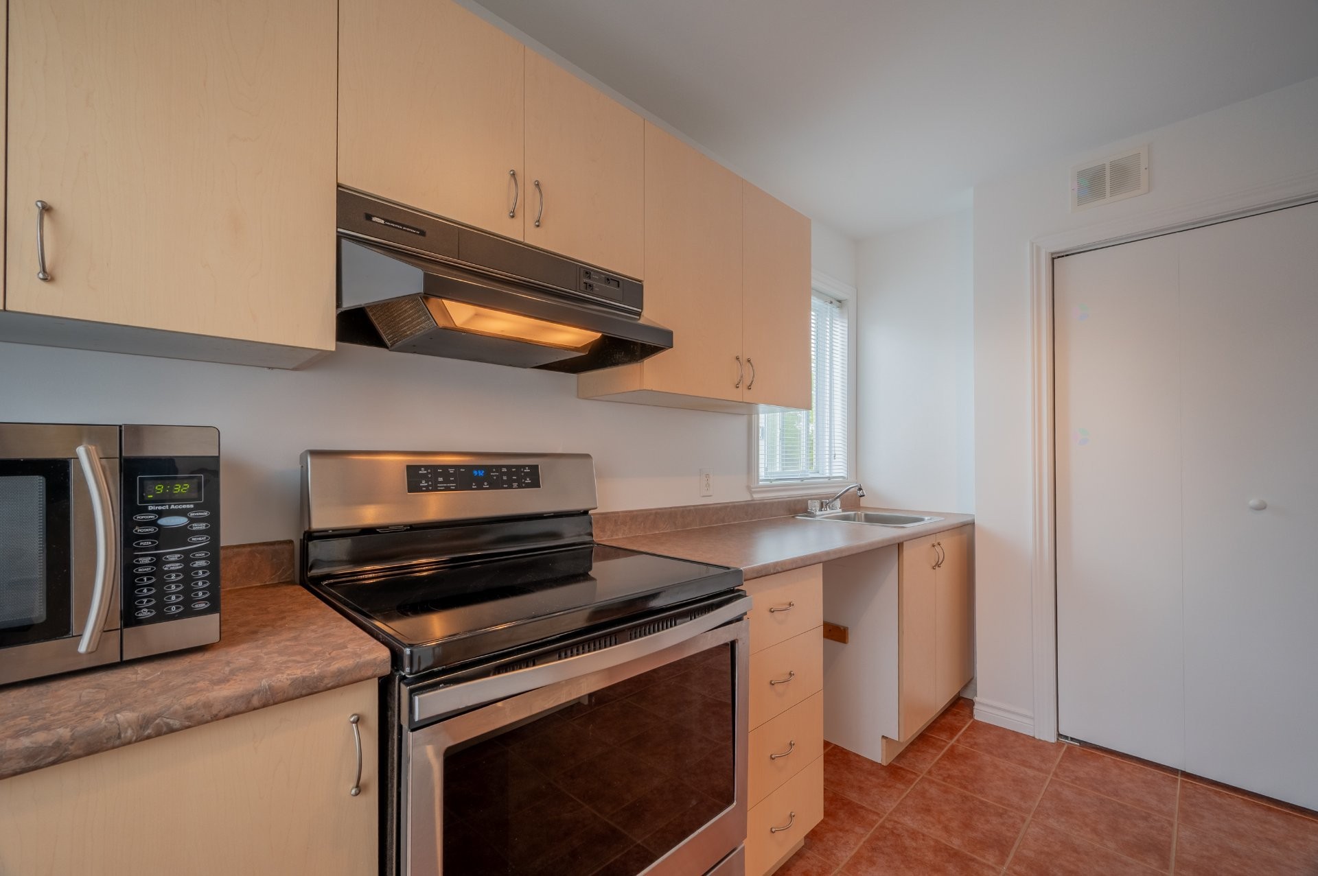 









5377


Boul. Milan

, E,
Brossard,




QC
J4Z2A7

