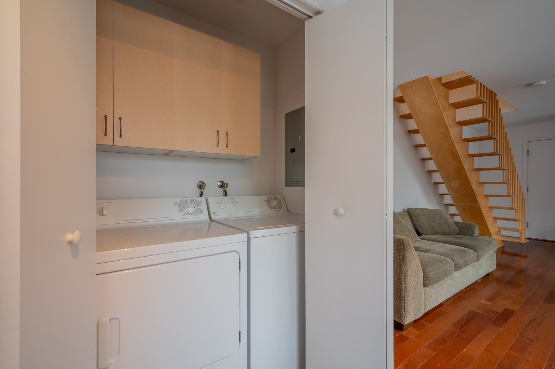 









5377


Boul. Milan

, E,
Brossard,




QC
J4Z2A7

