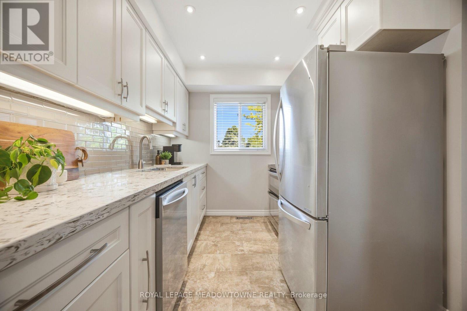 












41 - 561 CHILDS DRIVE

,
Milton,




Ontario
L9T3Z1

