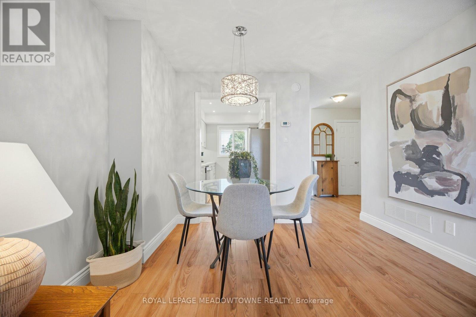 












41 - 561 CHILDS DRIVE

,
Milton,




Ontario
L9T3Z1

