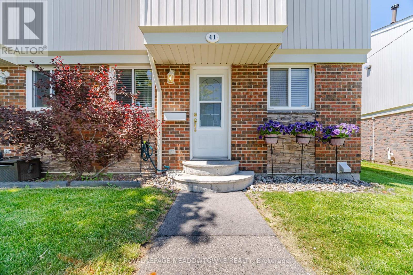 












41 - 561 CHILDS DRIVE

,
Milton,




Ontario
L9T3Z1

