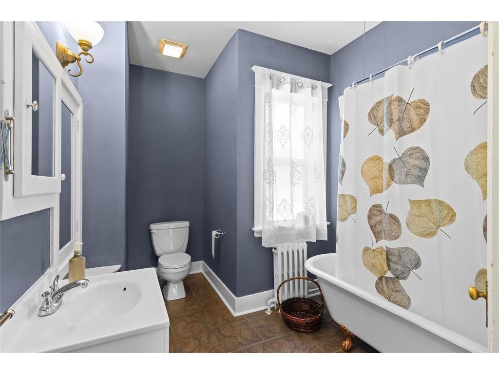 









8


Glenridge

Crescent,
St. John's,




NL
A1A 1T5

