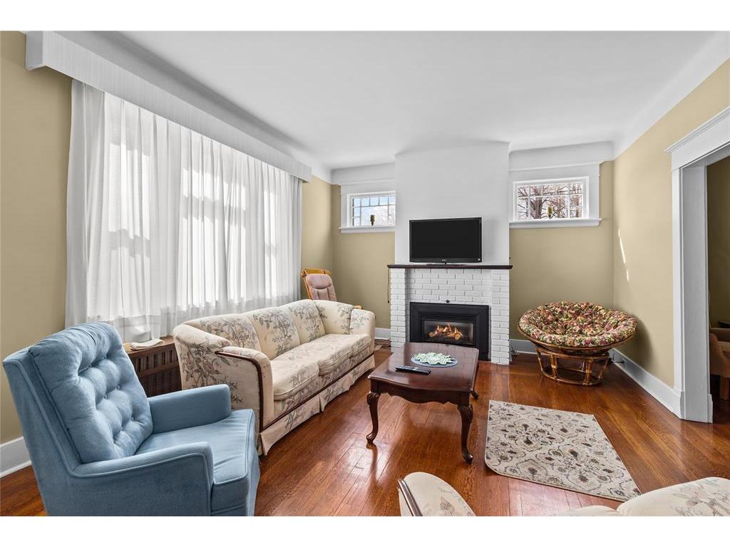 









8


Glenridge

Crescent,
St. John's,




NL
A1A 1T5

