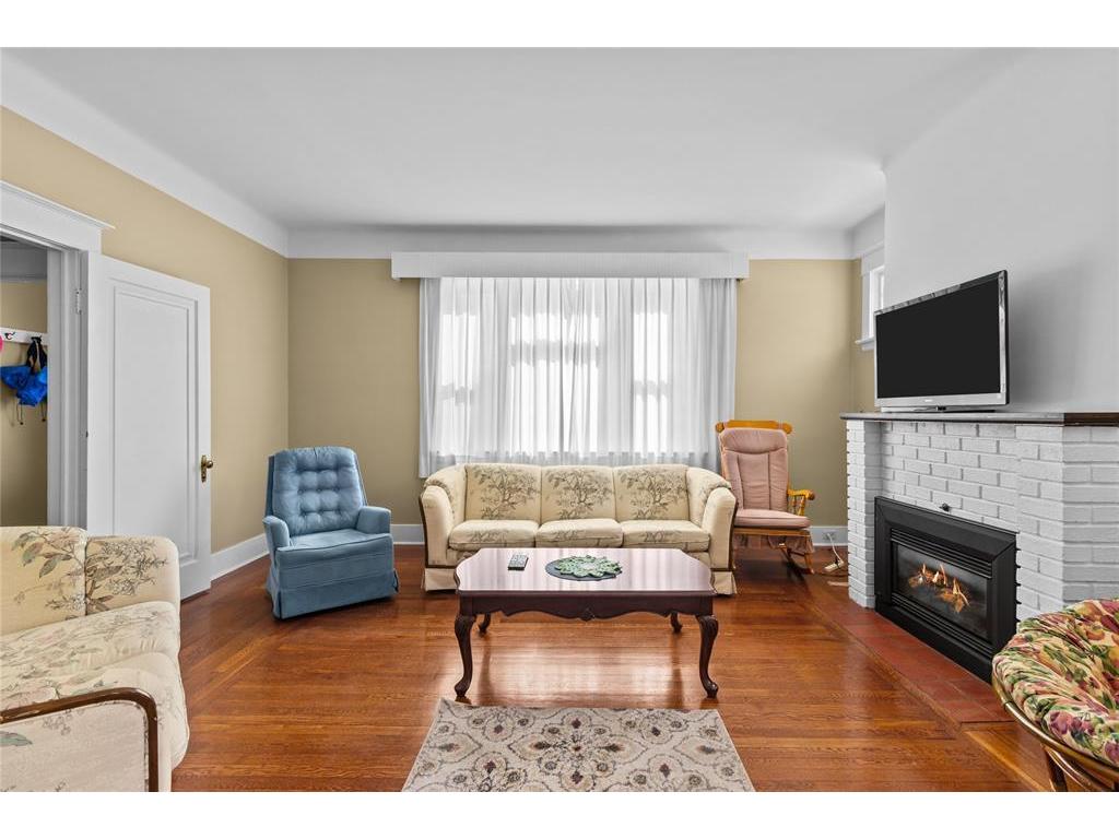 









8


Glenridge

Crescent,
St. John's,




NL
A1A 1T5

