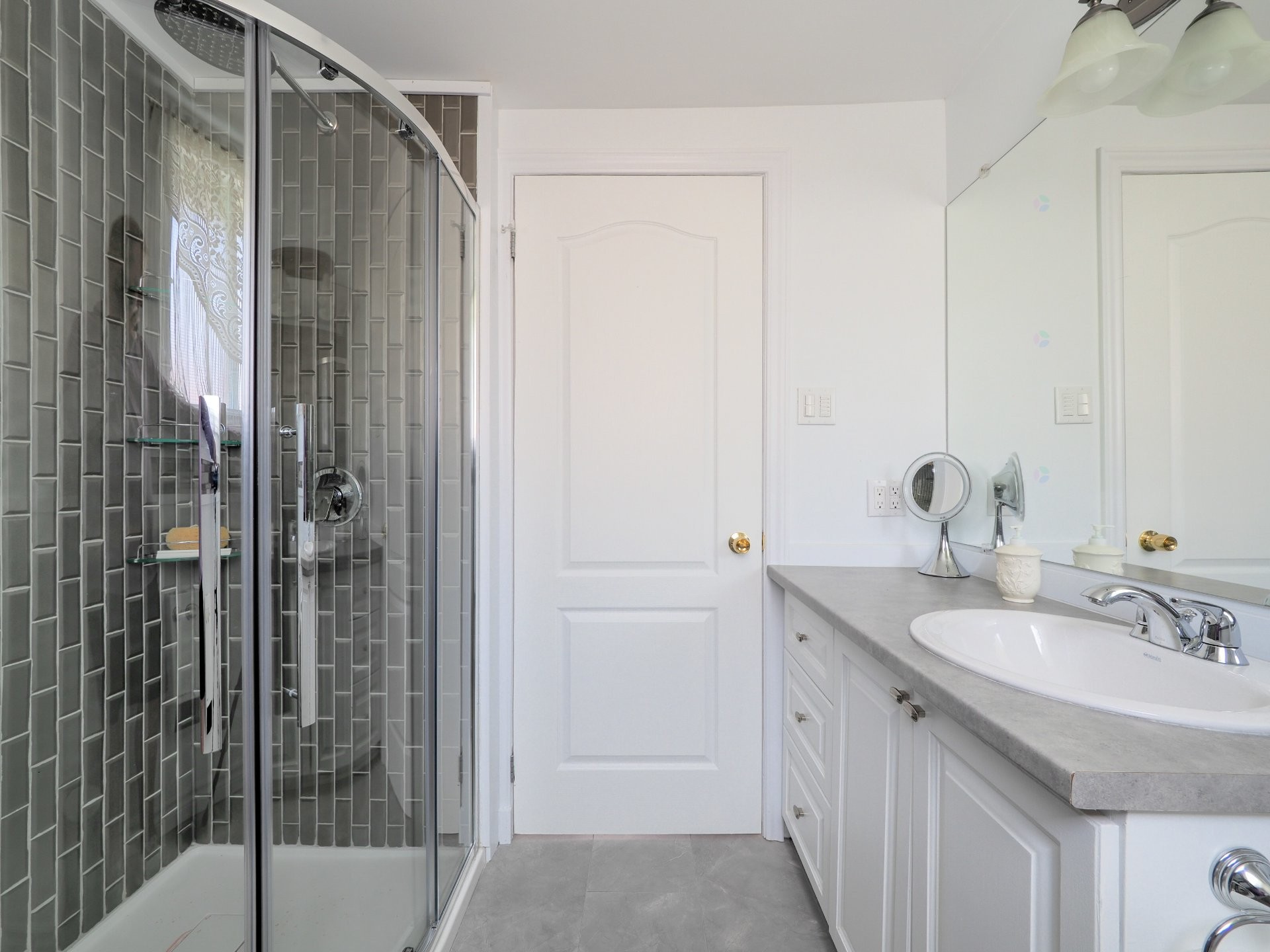 









270


Rue de l'Alouette

,
Shawinigan,




QC
G0X1L0

