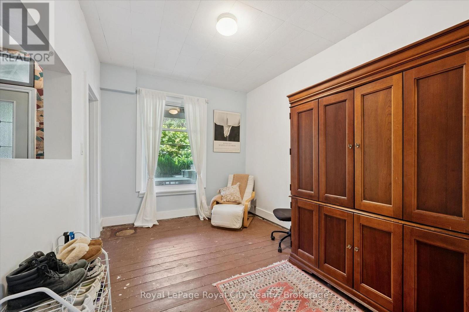 












115 GROVE STREET

,
Guelph (St. George's),




Ontario
N1E2W8

