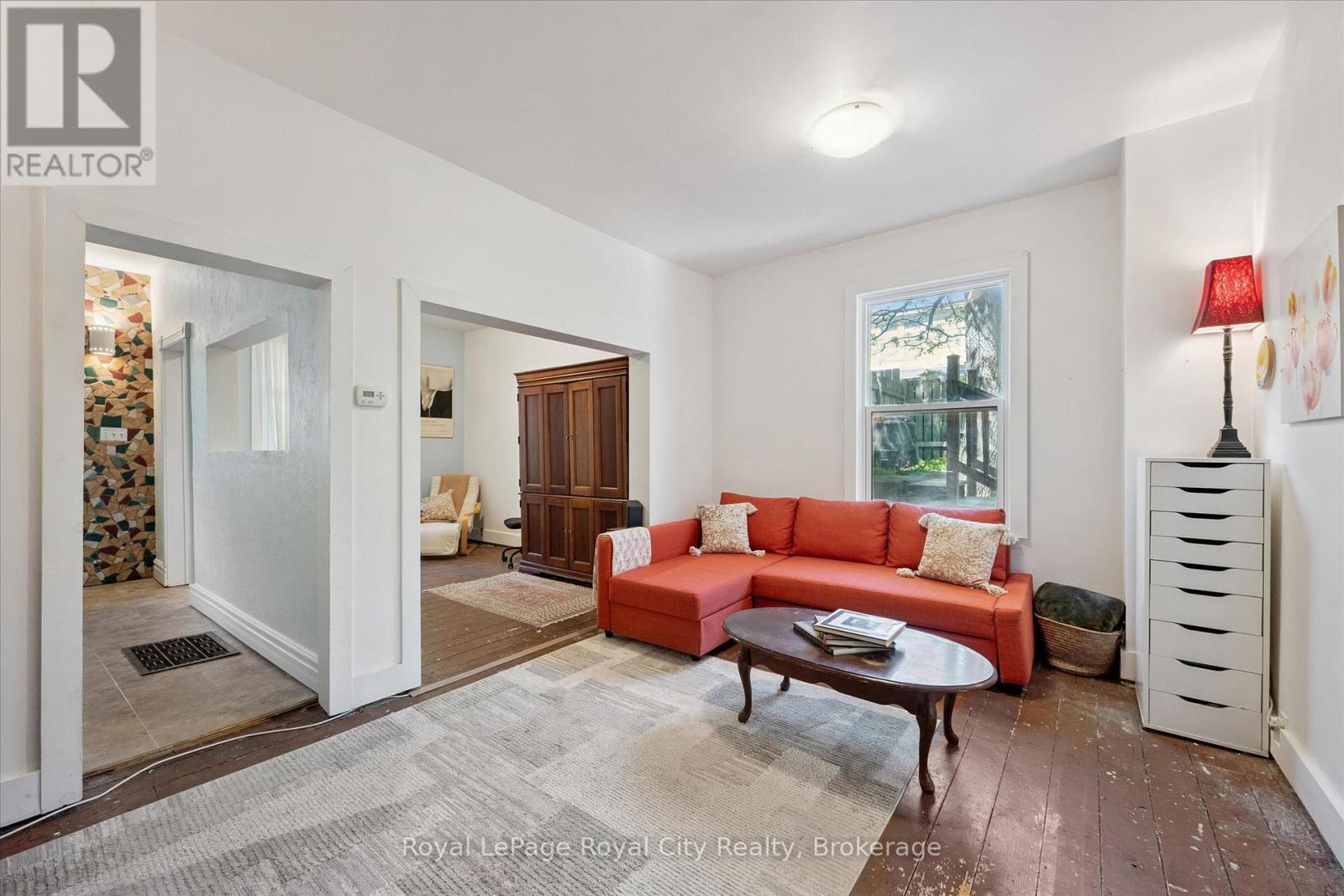 












115 GROVE STREET

,
Guelph (St. George's),




Ontario
N1E2W8

