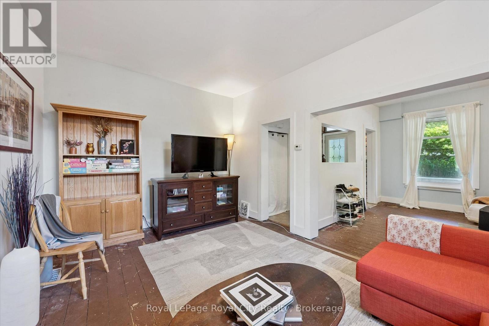 












115 GROVE STREET

,
Guelph (St. George's),




Ontario
N1E2W8


