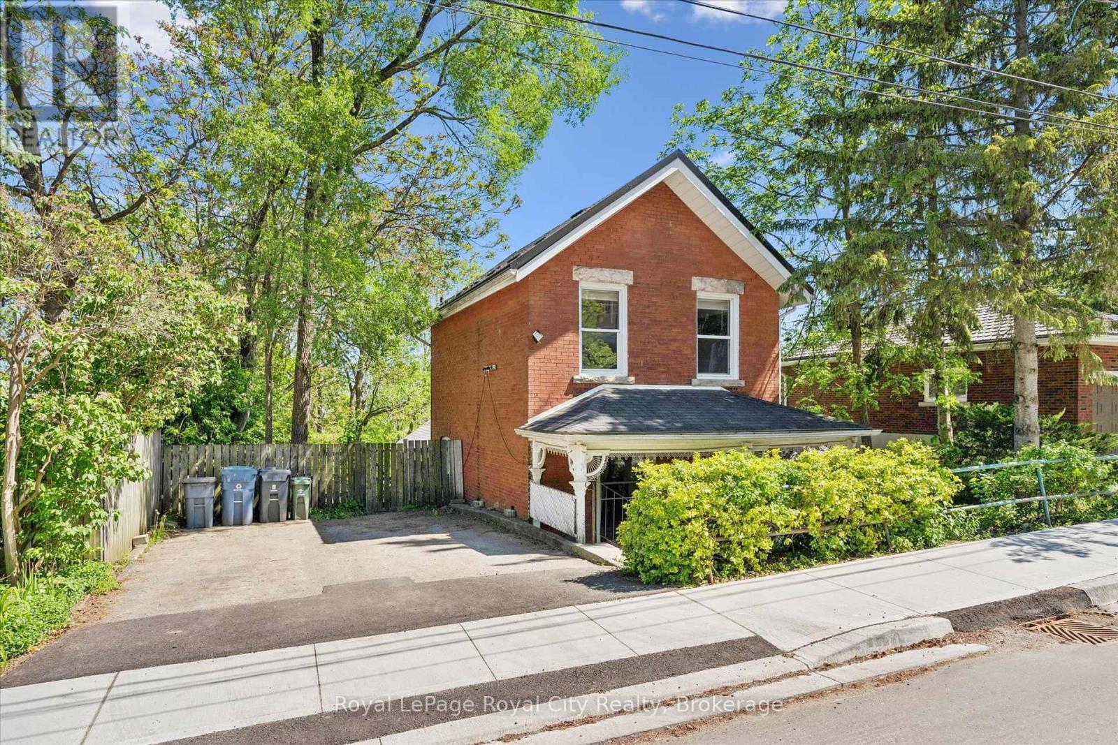 












115 GROVE STREET

,
Guelph (St. George's),




Ontario
N1E2W8

