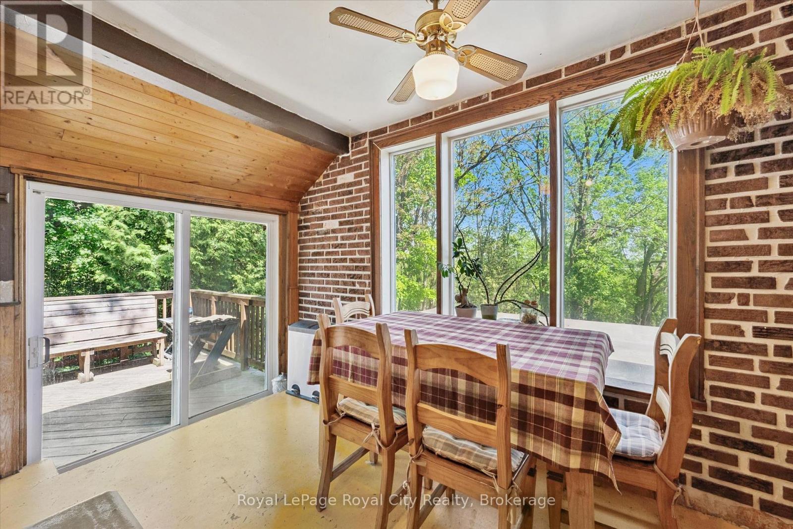 












115 GROVE STREET

,
Guelph (St. George's),




Ontario
N1E2W8

