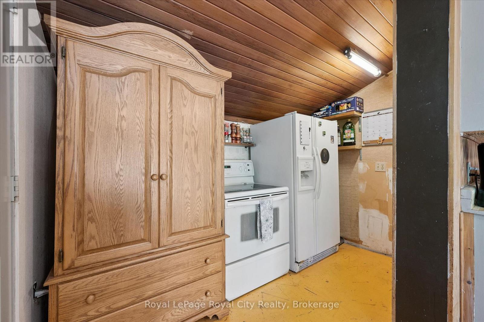 












115 GROVE STREET

,
Guelph (St. George's),




Ontario
N1E2W8

