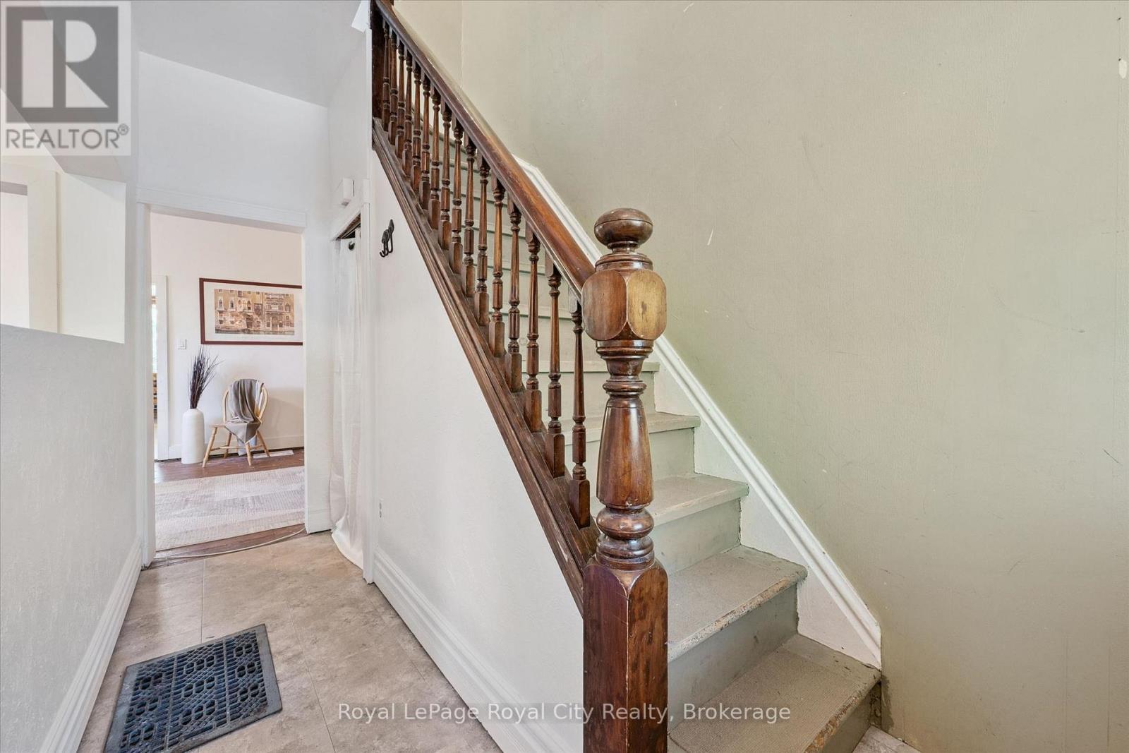 












115 GROVE STREET

,
Guelph (St. George's),




Ontario
N1E2W8

