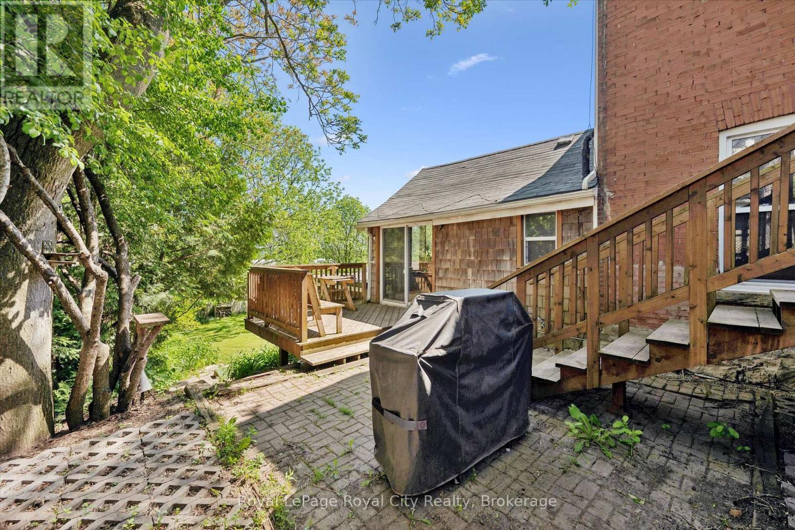 












115 GROVE STREET

,
Guelph (St. George's),




Ontario
N1E2W8

