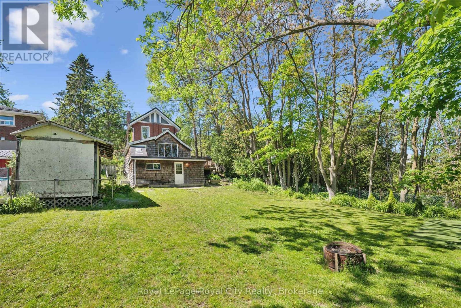 












115 GROVE STREET

,
Guelph (St. George's),




Ontario
N1E2W8

