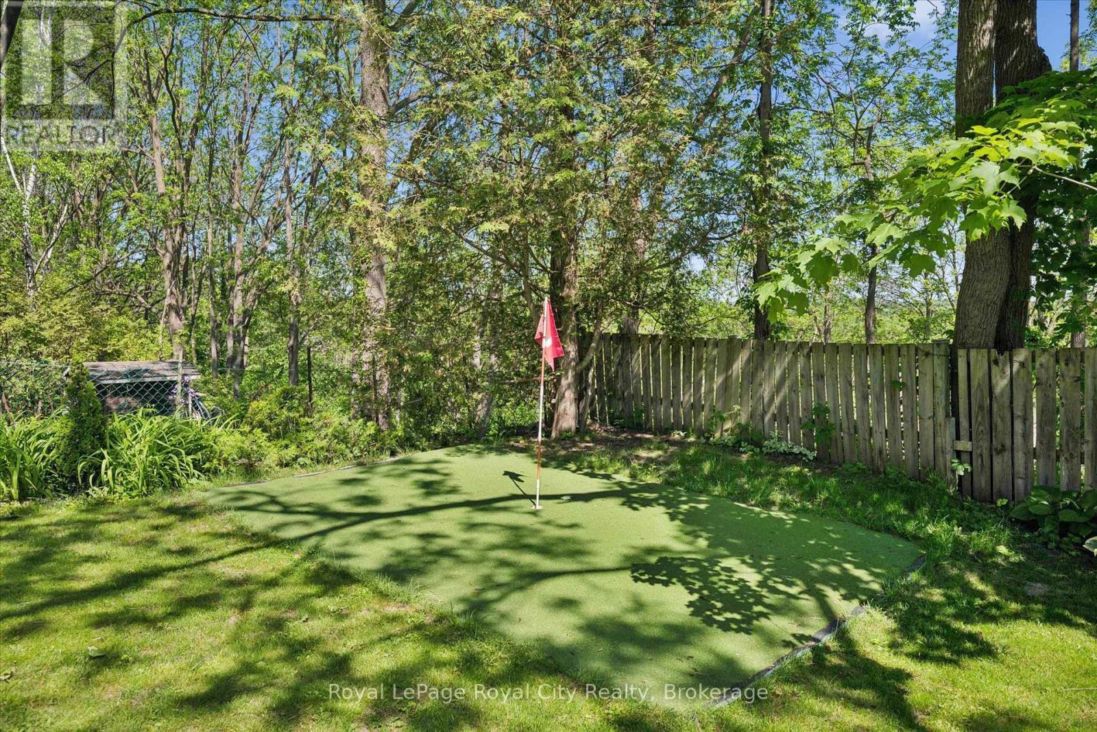 












115 GROVE STREET

,
Guelph (St. George's),




Ontario
N1E2W8

