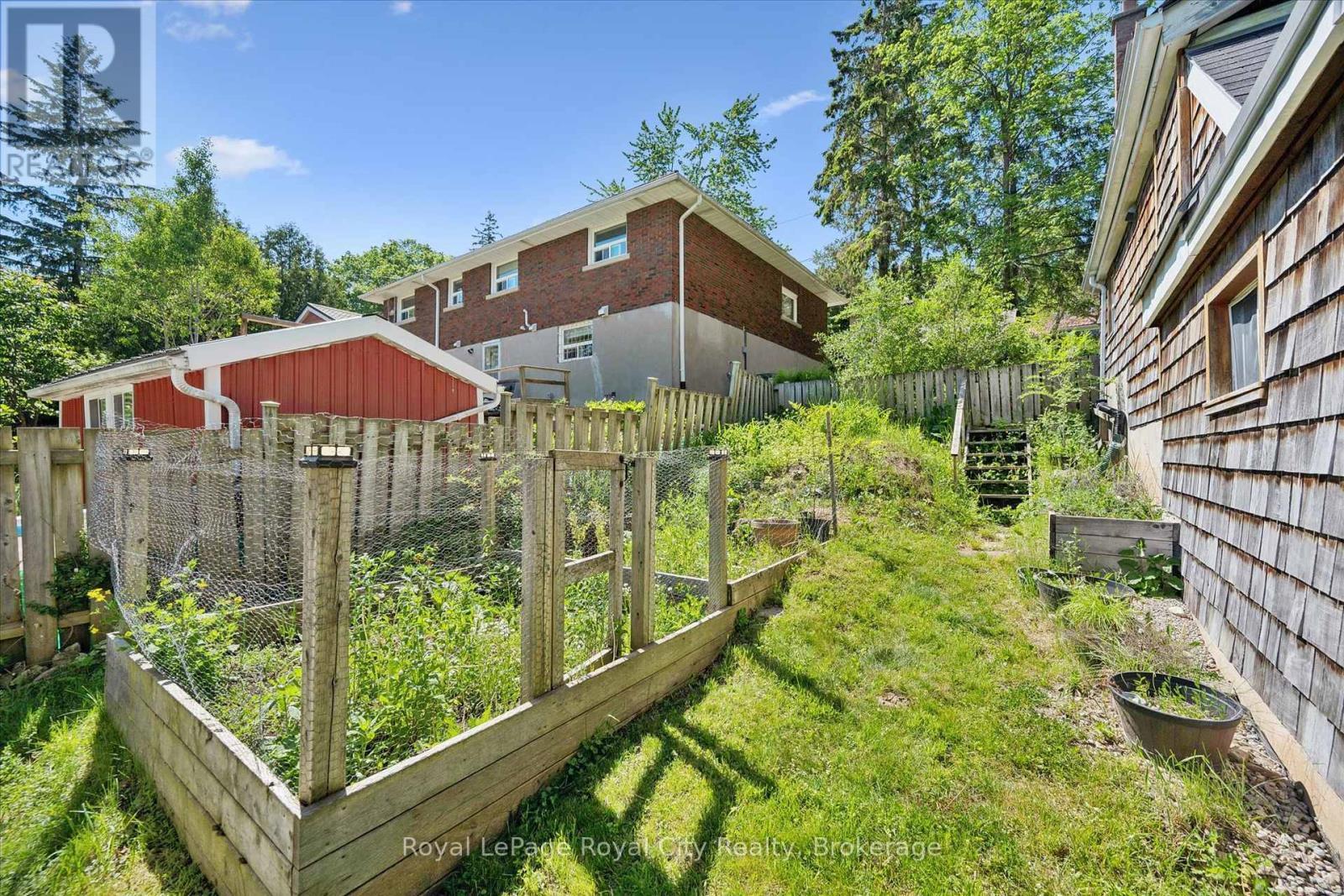 












115 GROVE STREET

,
Guelph (St. George's),




Ontario
N1E2W8

