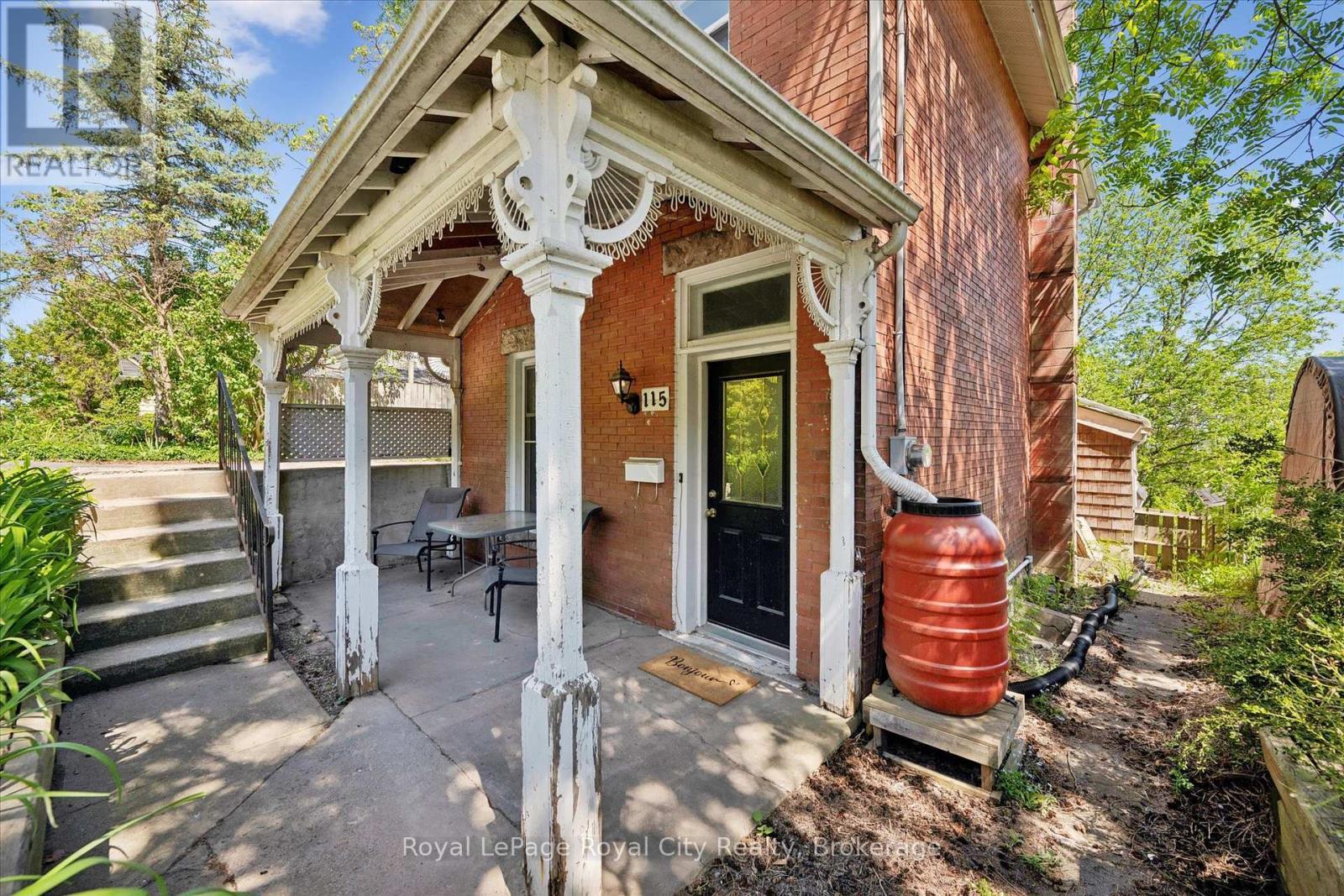 












115 GROVE STREET

,
Guelph (St. George's),




Ontario
N1E2W8

