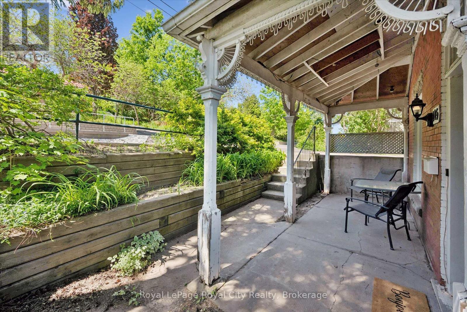












115 GROVE STREET

,
Guelph (St. George's),




Ontario
N1E2W8

