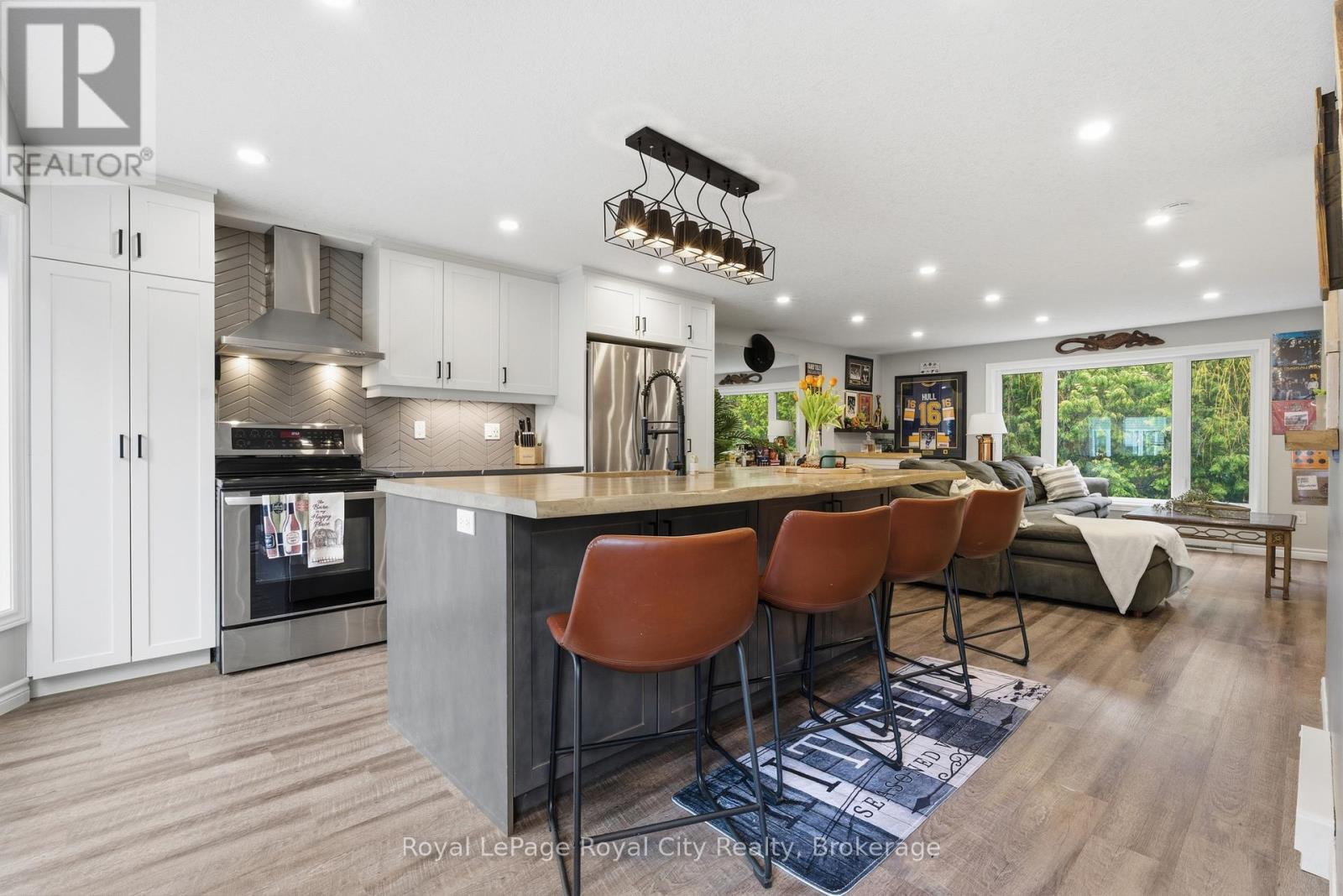 












13 - 320 ALMA STREET

,
Guelph/Eramosa (Rockwood),




Ontario
N0B2K0

