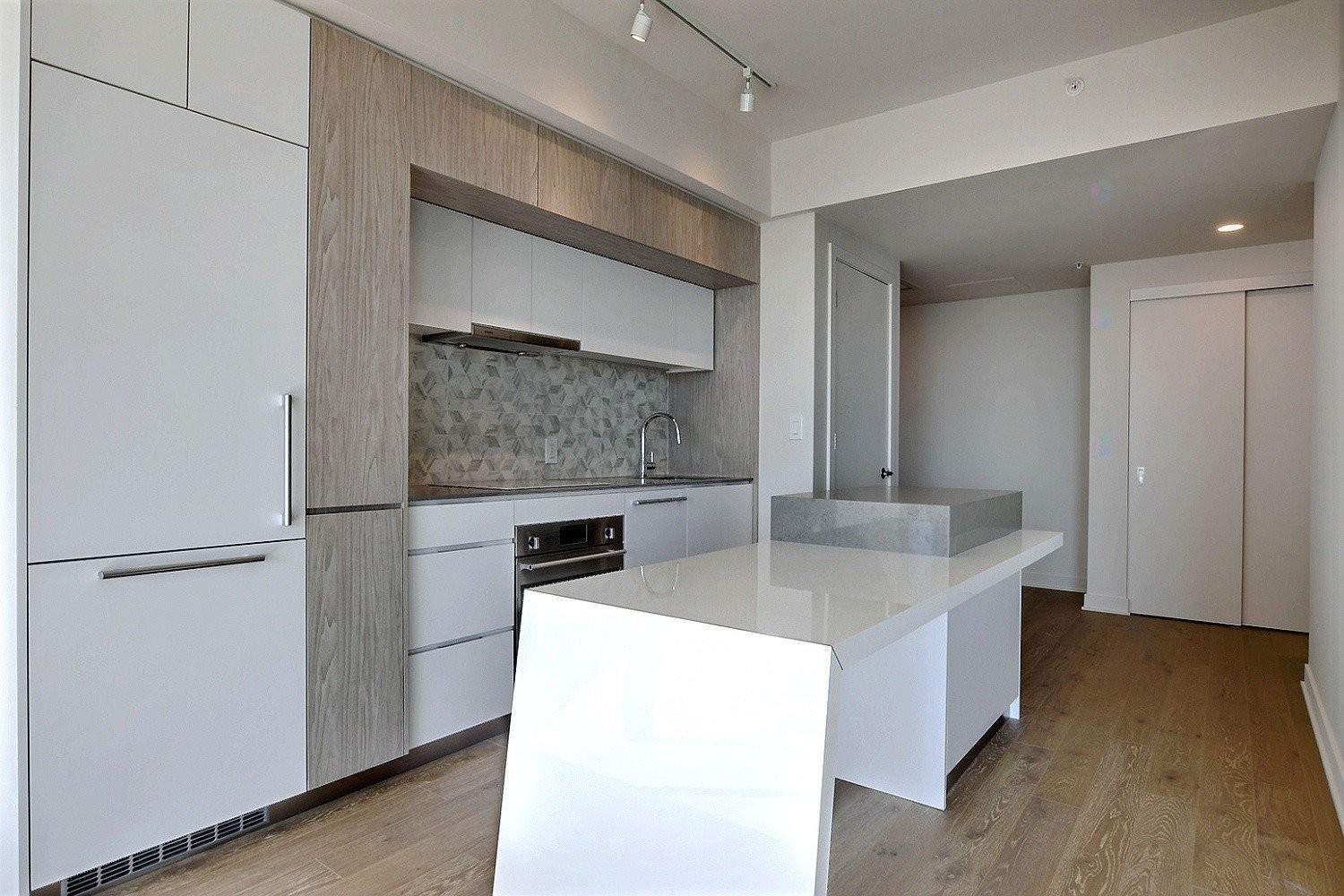 









1188


Rue St-Antoine O.

, 3106,
Montréal (Ville-Marie),




QC
H3C1B4

