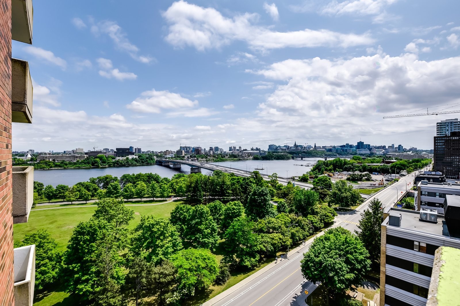 









285


Rue Laurier

, 608,
Gatineau (Hull),




QC
J8X3W9

