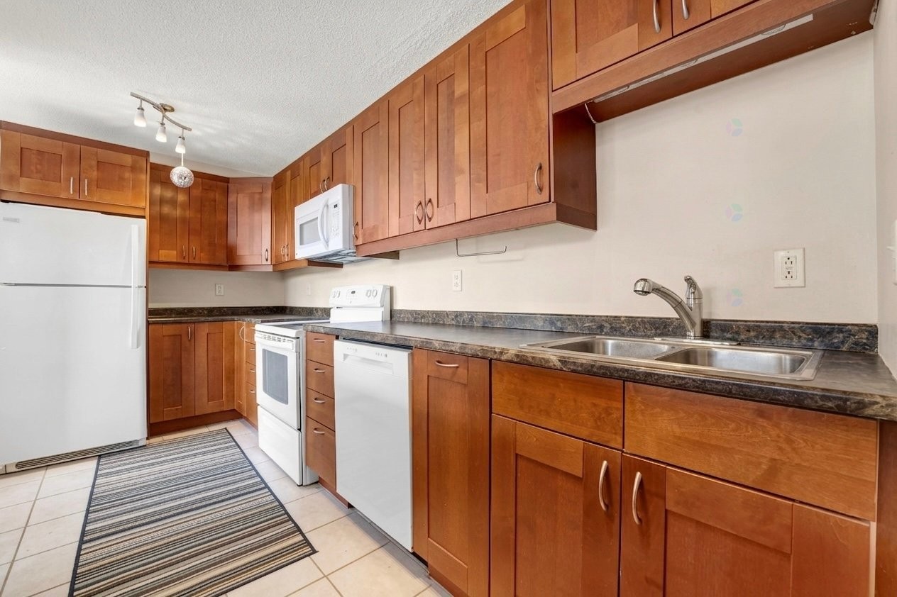 









285


Rue Laurier

, 608,
Gatineau (Hull),




QC
J8X3W9

