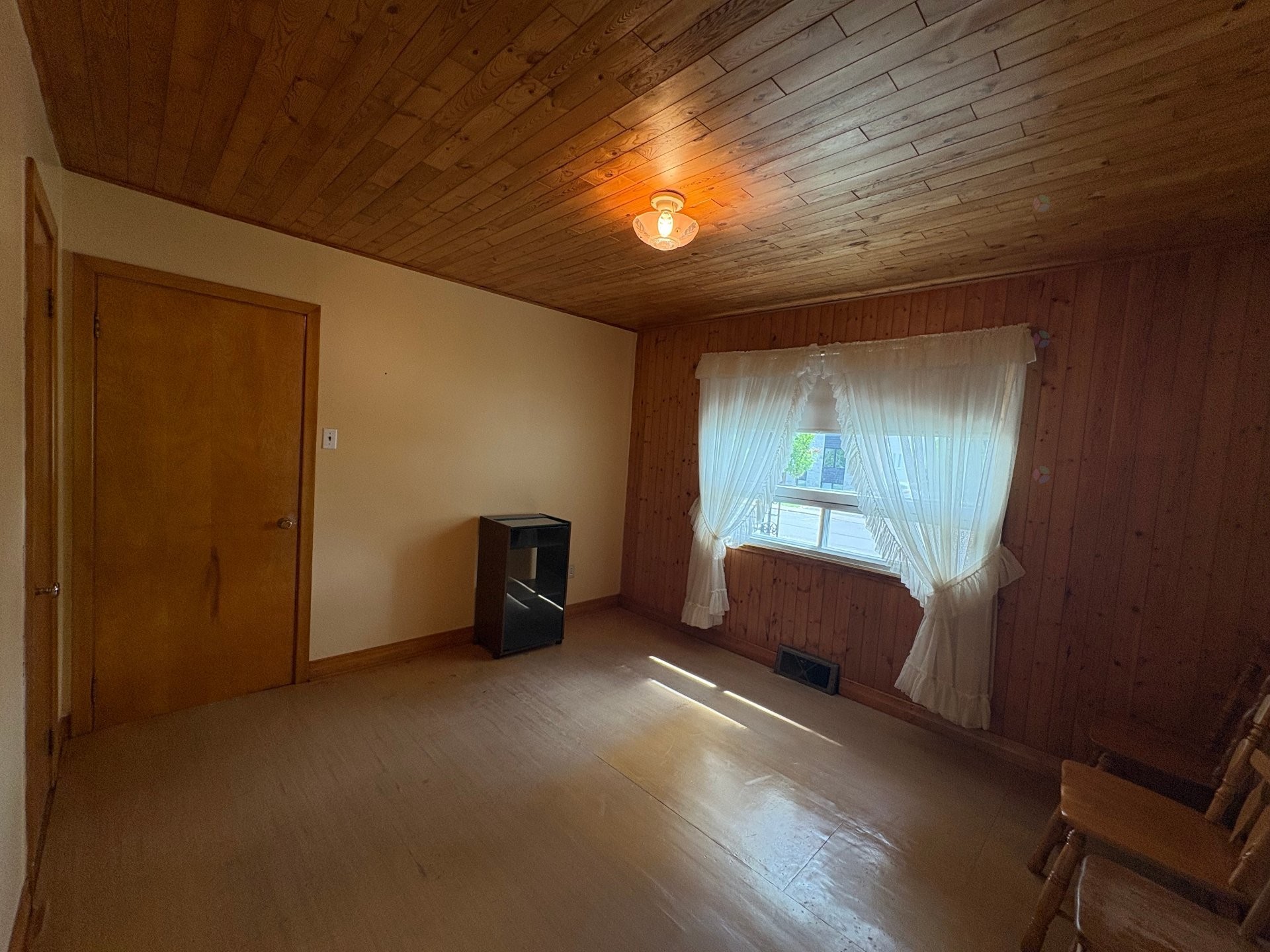 









87


Rue St-Jacques

,
Charlemagne,




QC
J5Z1Z5

