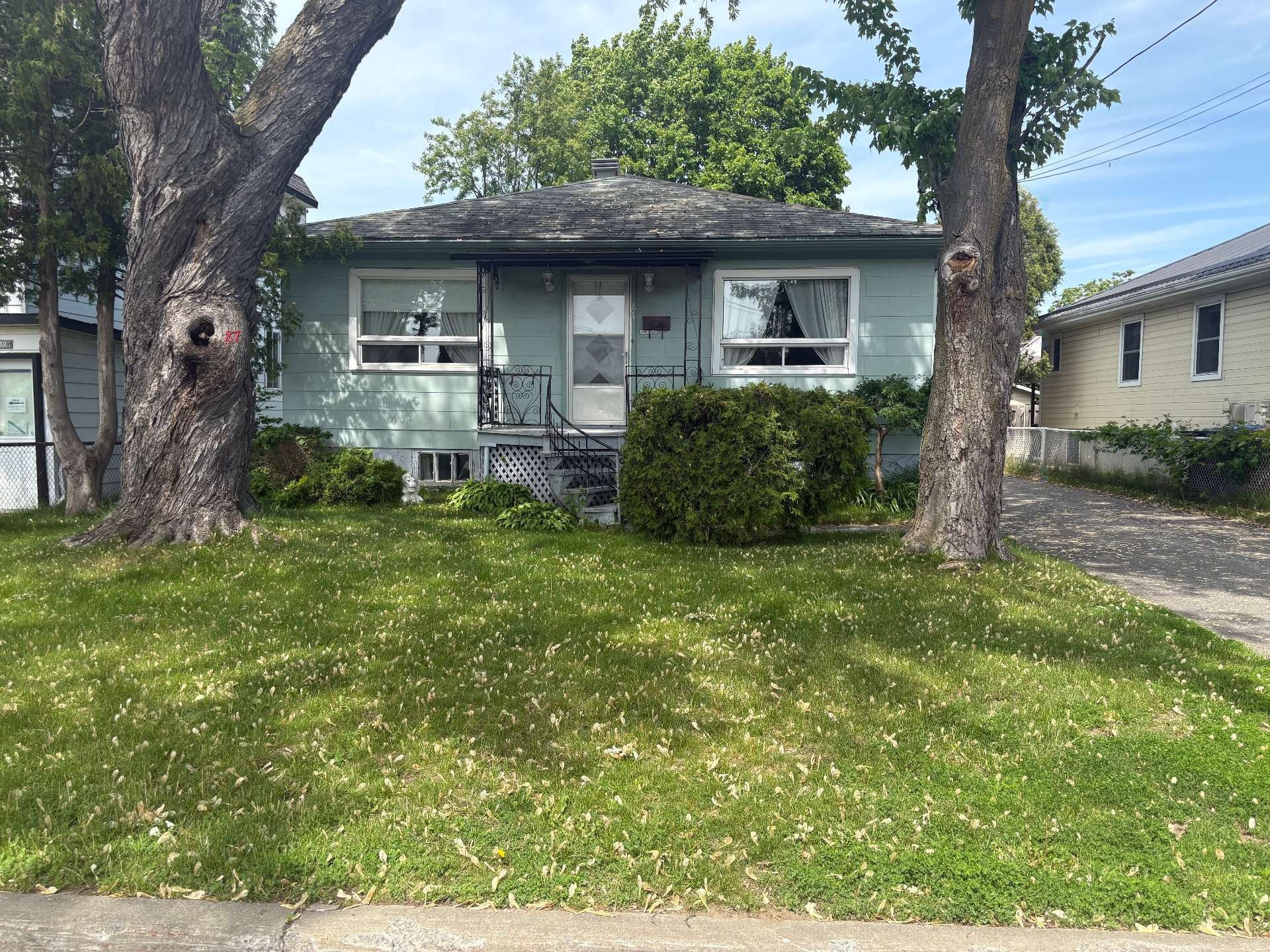 









87


Rue St-Jacques

,
Charlemagne,




QC
J5Z1Z5

