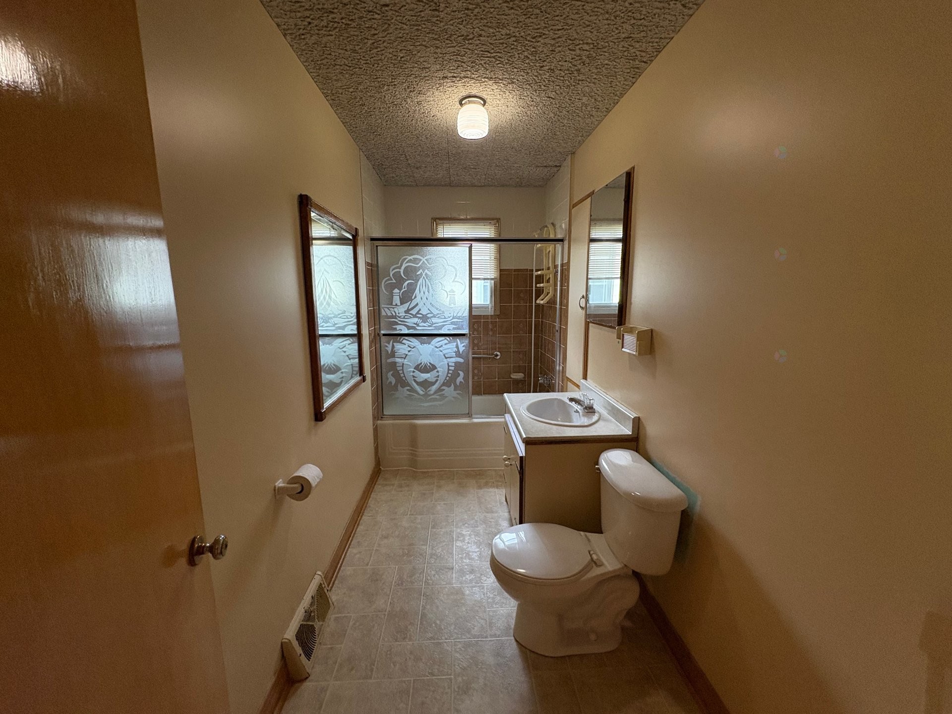 









87


Rue St-Jacques

,
Charlemagne,




QC
J5Z1Z5

