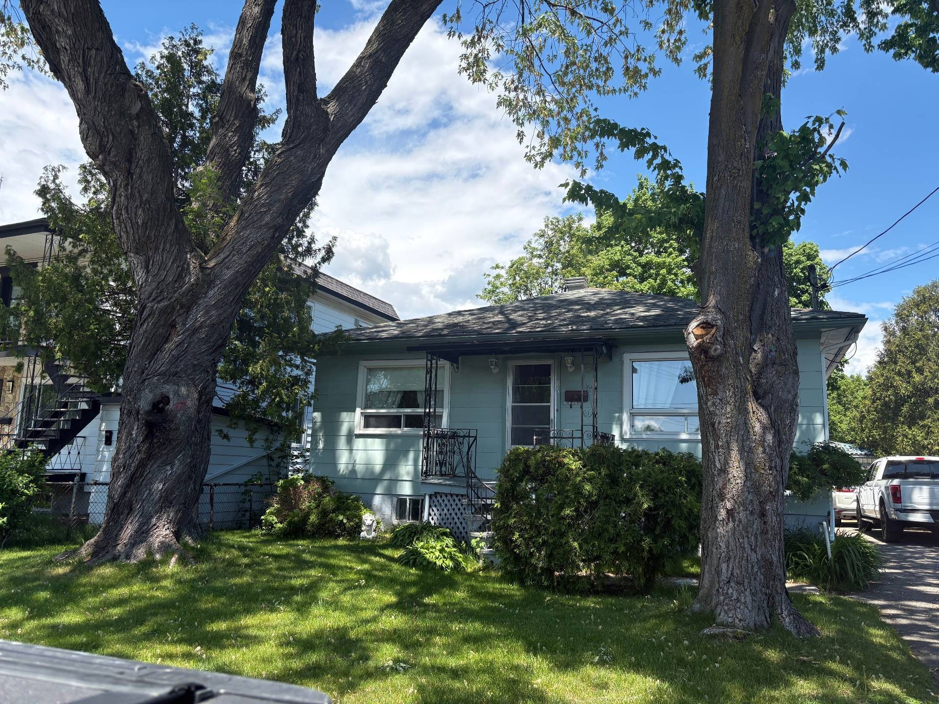 









87


Rue St-Jacques

,
Charlemagne,




QC
J5Z1Z5

