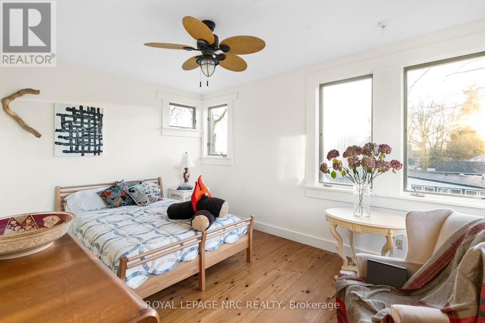 












3765 CRYSTAL BEACH DRIVE

,
Fort Erie (Crystal Beach),




Ontario
L0S1B0

