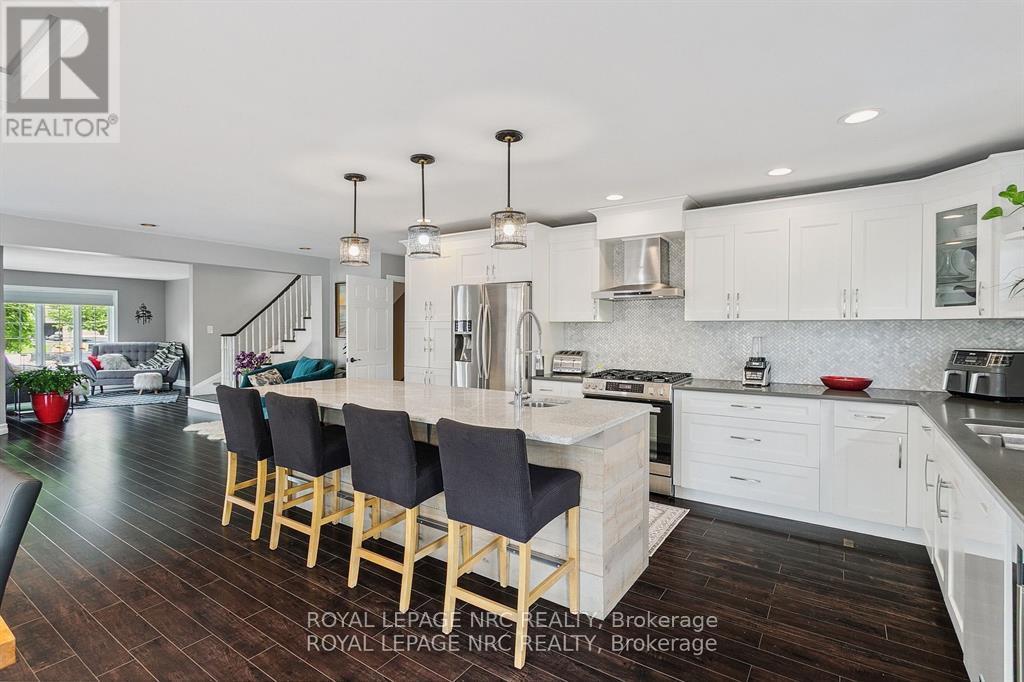 












5240 MARCEL CRESCENT

,
Niagara Falls (Morrison),




Ontario
L2E7M5

