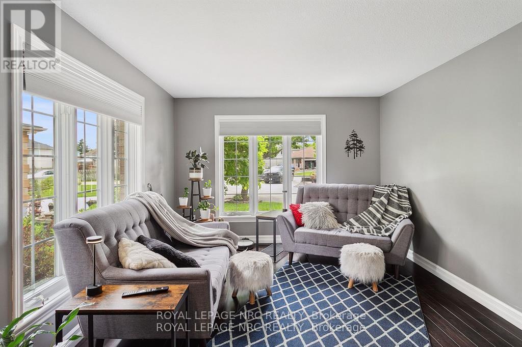 












5240 MARCEL CRESCENT

,
Niagara Falls (Morrison),




Ontario
L2E7M5

