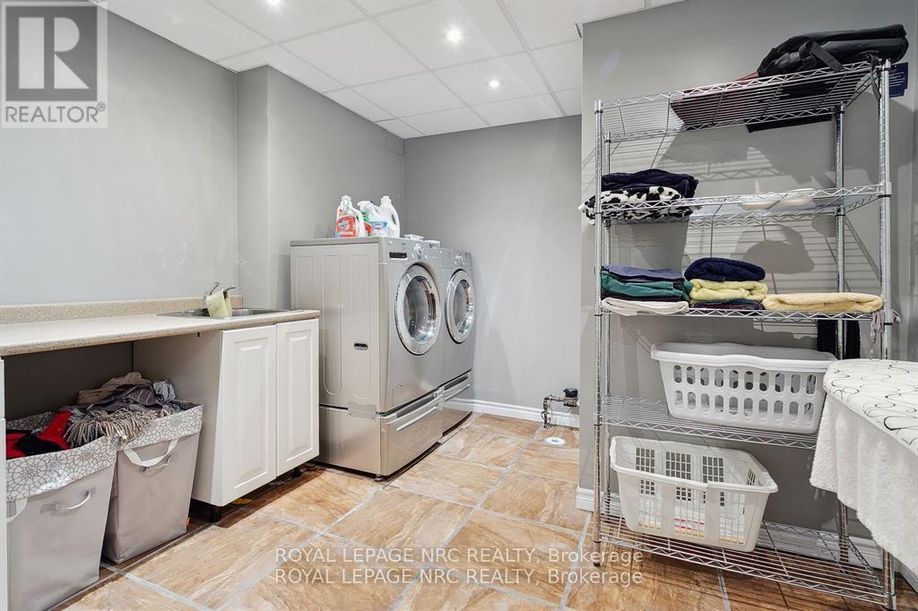 












5240 MARCEL CRESCENT

,
Niagara Falls (Morrison),




Ontario
L2E7M5

