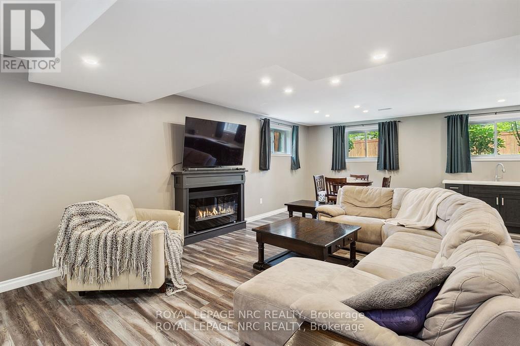 












5240 MARCEL CRESCENT

,
Niagara Falls (Morrison),




Ontario
L2E7M5

