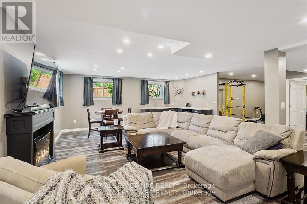 












5240 MARCEL CRESCENT

,
Niagara Falls (Morrison),




Ontario
L2E7M5

