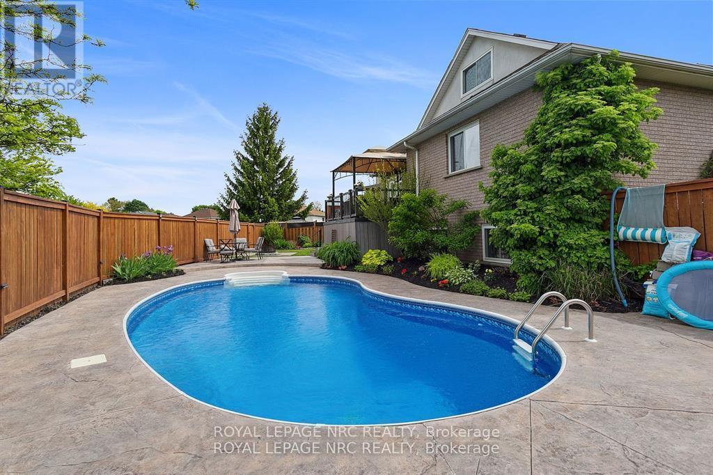 












5240 MARCEL CRESCENT

,
Niagara Falls (Morrison),




Ontario
L2E7M5

