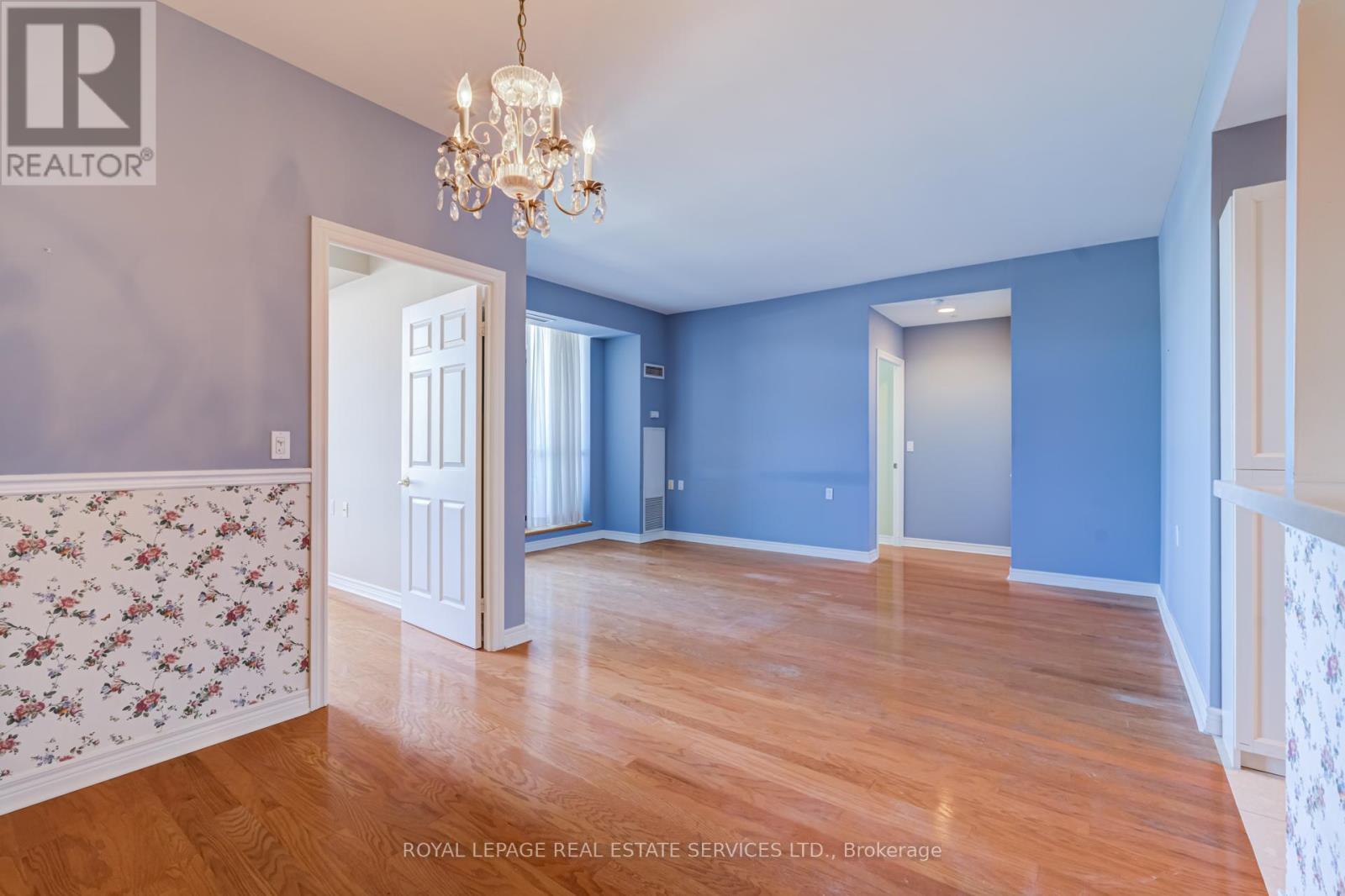 












202 - 1750 BAYVIEW AVENUE

,
Toronto,




Ontario
M4G4H6

