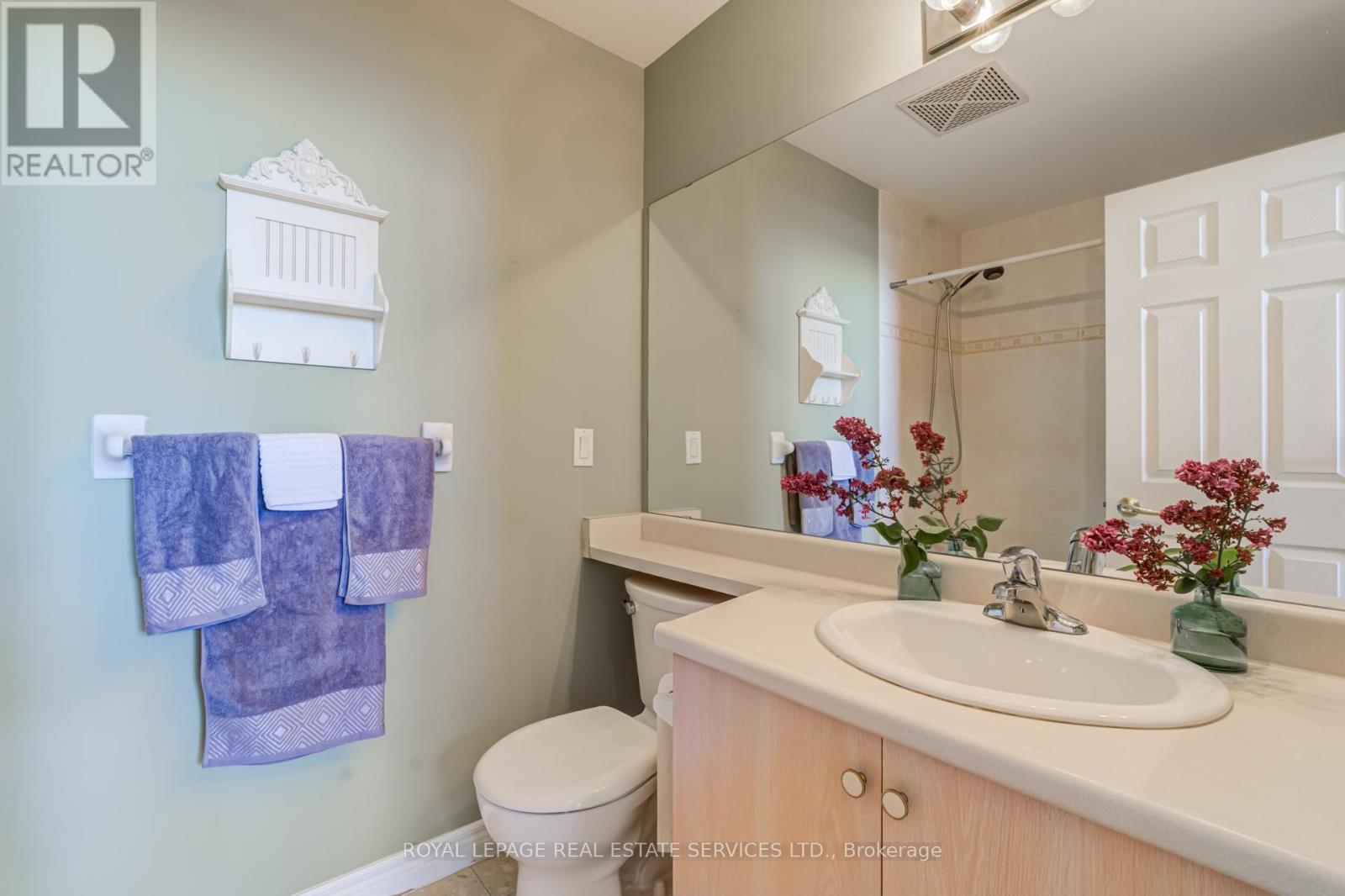 












202 - 1750 BAYVIEW AVENUE

,
Toronto,




Ontario
M4G4H6

