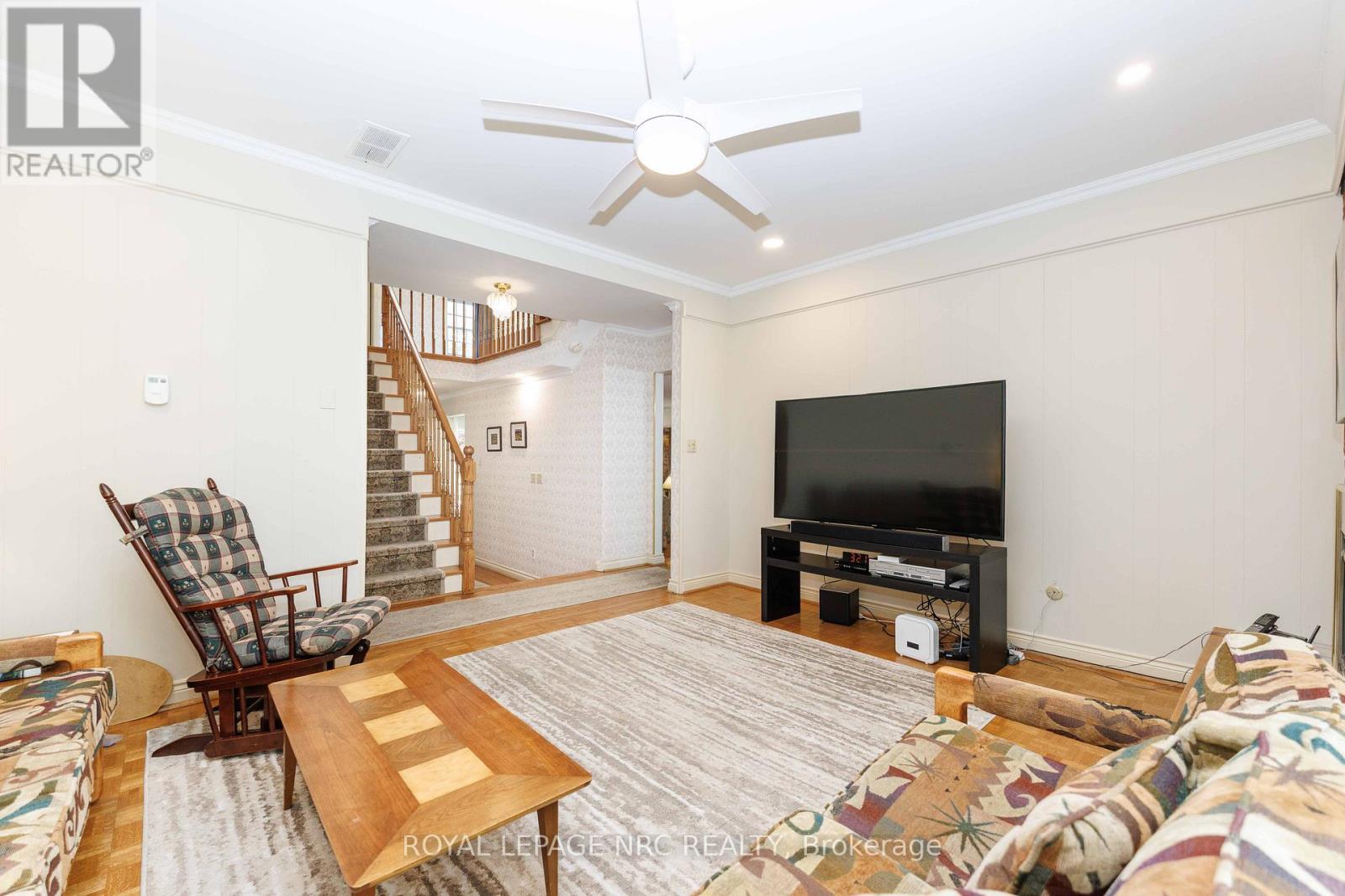 












1273 WINDING TRAIL

,
Mississauga (Applewood),




Ontario
L4Y2T9

