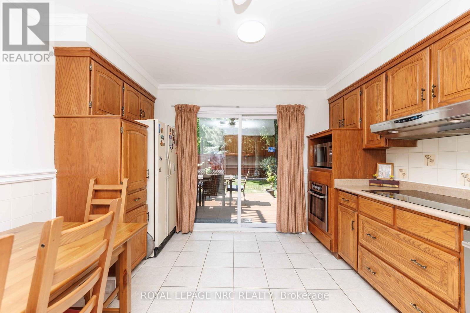 












1273 WINDING TRAIL

,
Mississauga (Applewood),




Ontario
L4Y2T9


