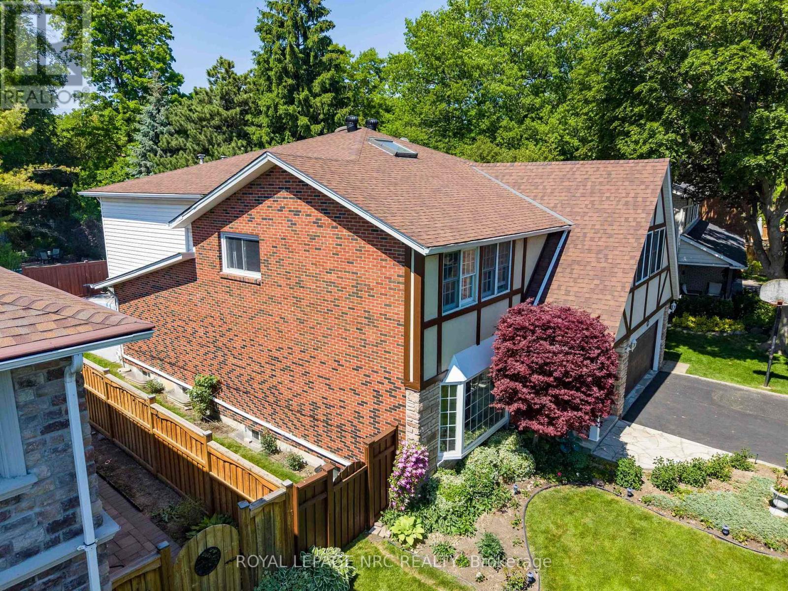 












1273 WINDING TRAIL

,
Mississauga (Applewood),




Ontario
L4Y2T9

